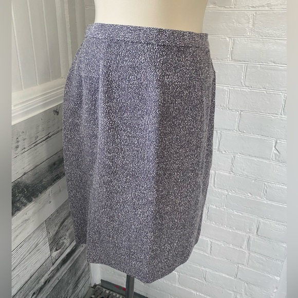 Purple vintage skirt suit - Picture 8 of 9